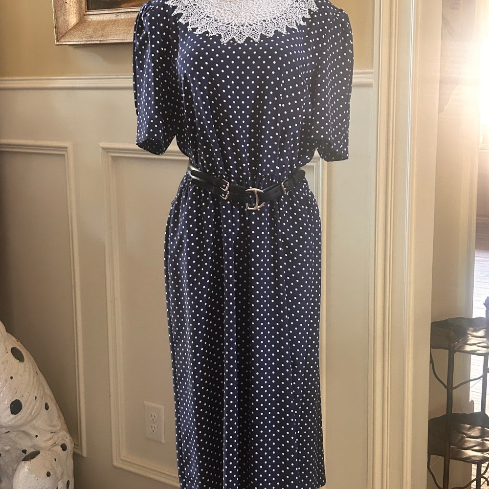 Vintage Anthea Crawford Sz M/L Belted Navy Polka Dot Dress with Lace Collar GUC